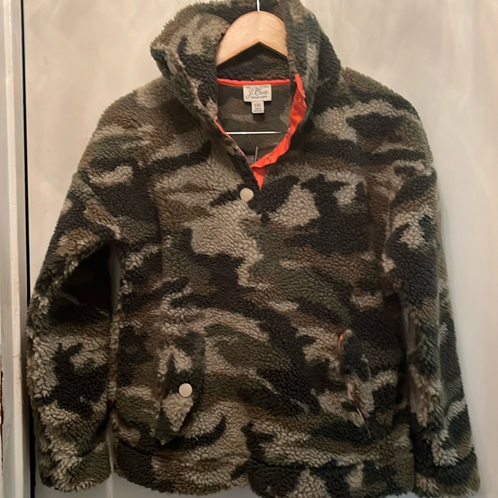Jcrew.00,NWT, Sherpa pullover, camo color